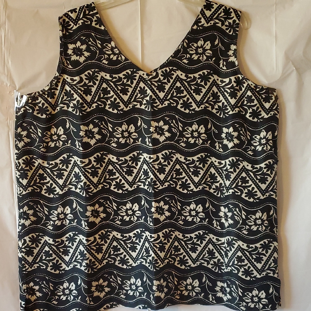 Venezia Black and White Silk Floral/Geometric 3X Tank Top, Gorgeous